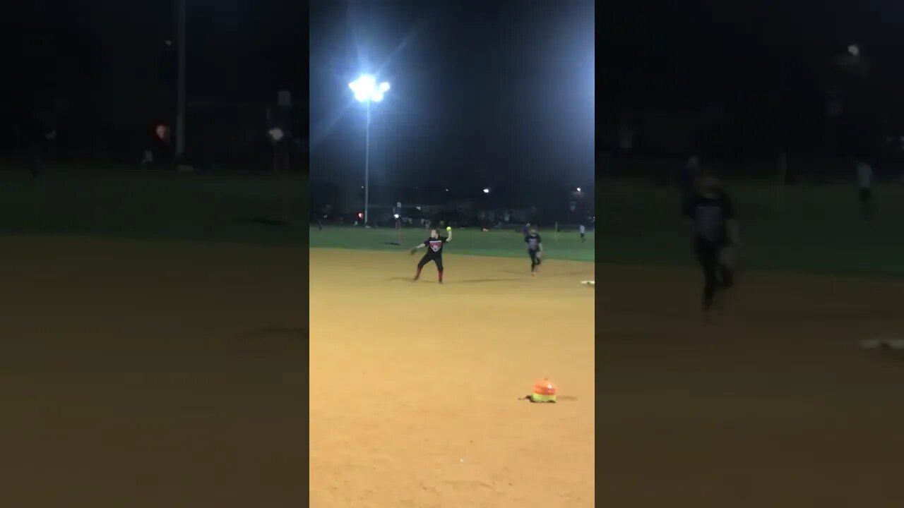 Throwing to third base [From 1st]