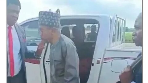 Watch How DSS Arrested Emefiele, Puts Him In Private Jet