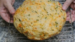 No Knead - Jalapeno Cheddar Bread