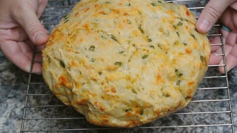 No Knead - Jalapeno Cheddar Bread