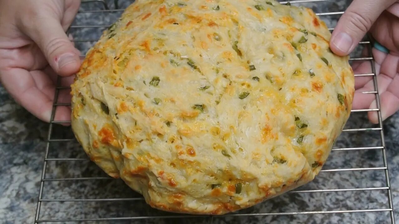 No Knead - Jalapeno Cheddar Bread