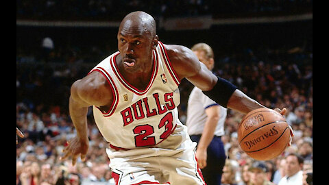 Michael Jordan Top 10 incredible shots in crunch time !
