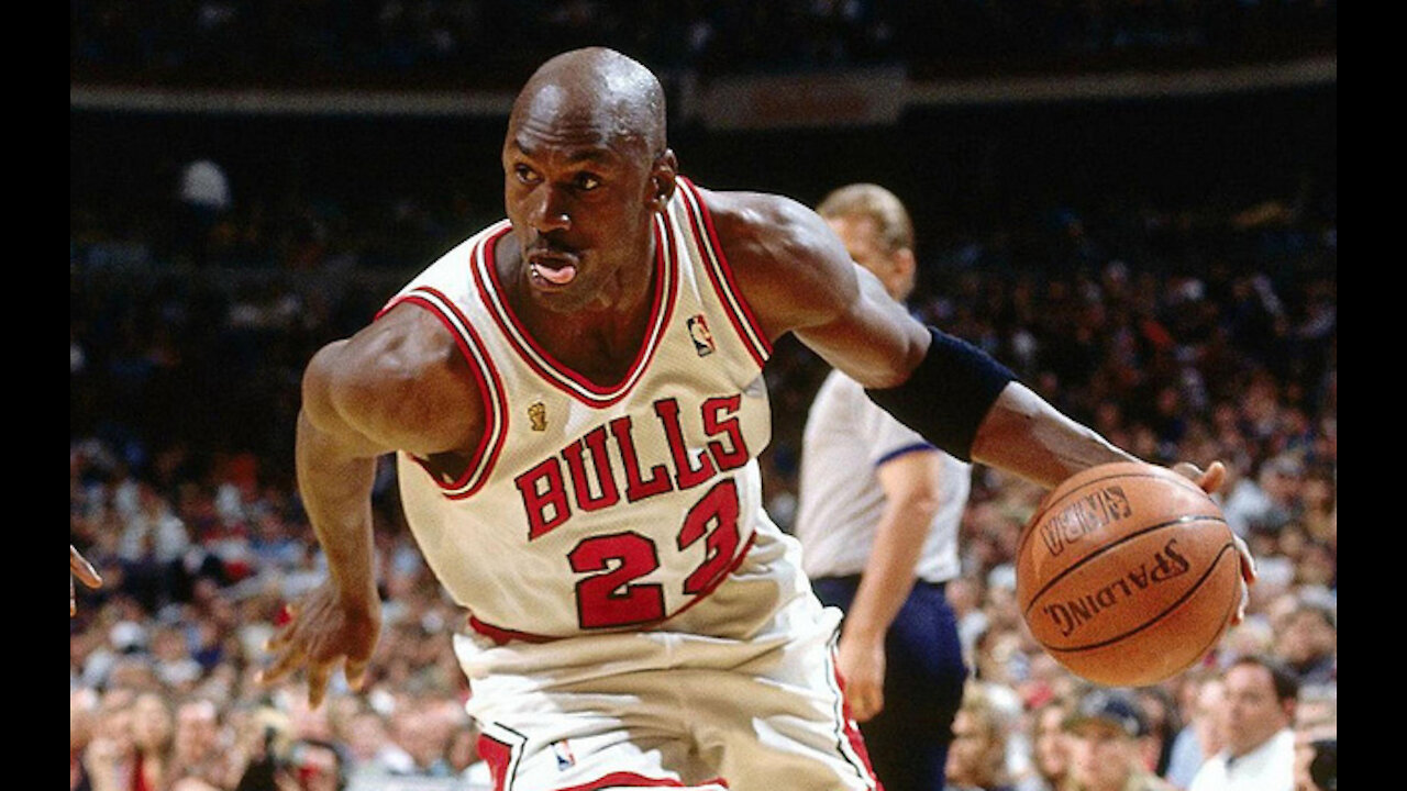 Michael Jordan Top 10 incredible shots in crunch time !