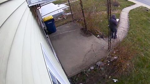 Surveillance shows woman stealing mail from Indianapolis neighborhood