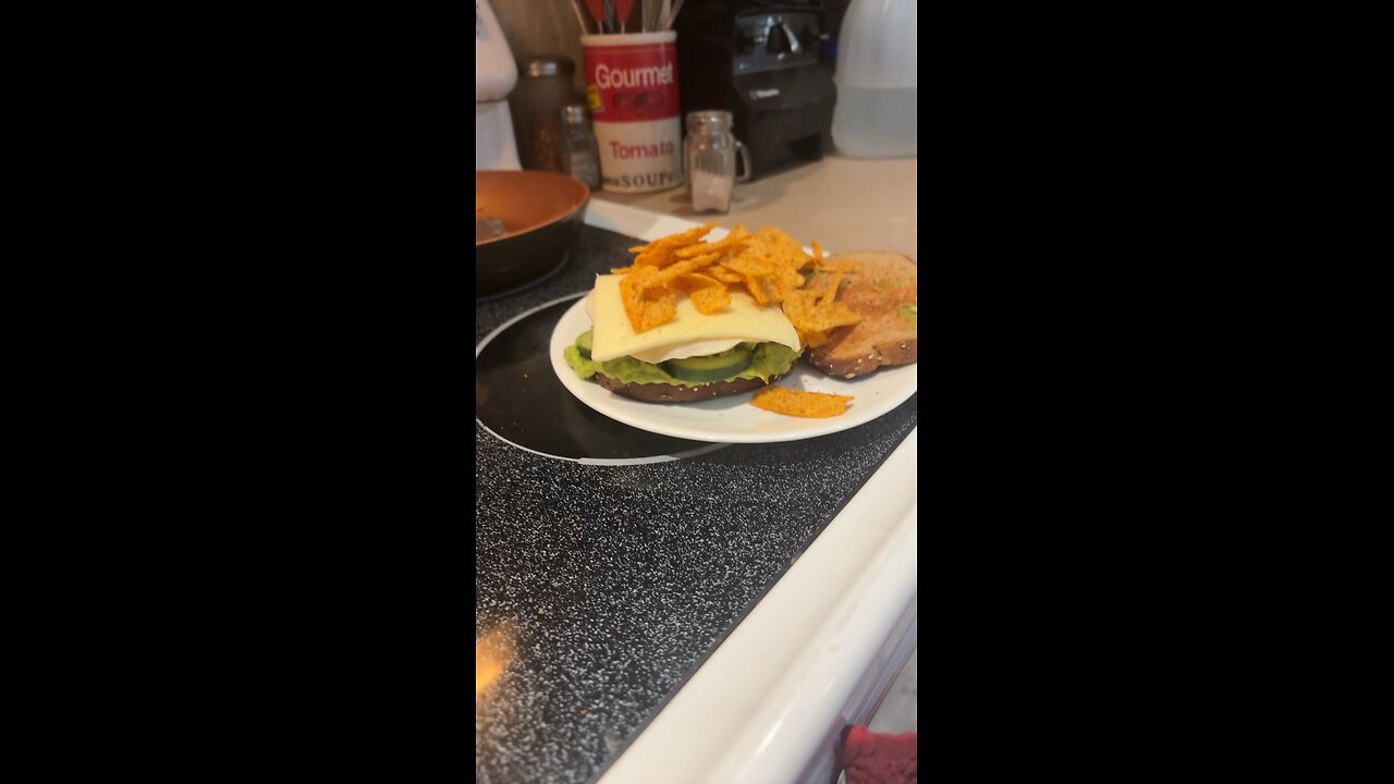 Quick healthy snack to lift you up and give you strength. 😋