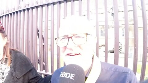 Free Assange human chain surround parliament