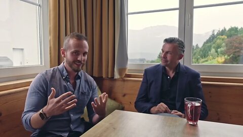Mysteriöser Frank ANALYSIERT Sinn des Lebens UND KARRIEREFRAUEN 🤯