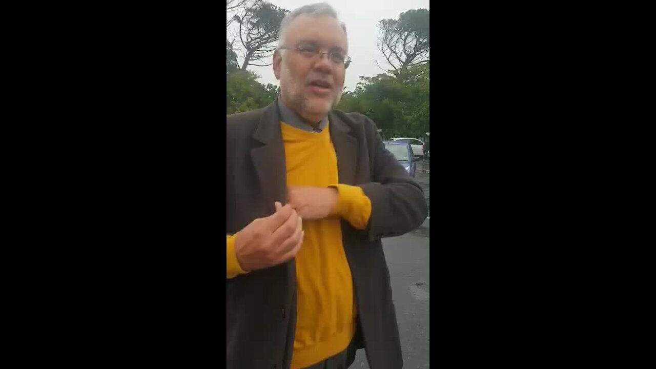ANC Western Cape elections chief Ebrahim Rasool casts his vote (neh)