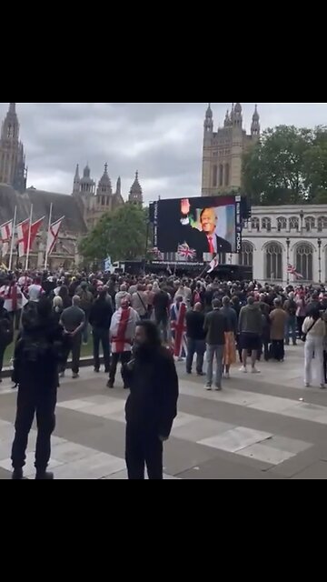 BRITISH PATRIOT POLITICAL ACTIVIST 🇬🇧🏅📸HOLDS RALLY IN LONDON🇬🇧💫