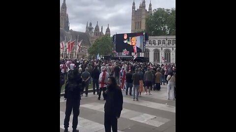 BRITISH PATRIOT POLITICAL ACTIVIST 🇬🇧🏅📸HOLDS RALLY IN LONDON🇬🇧💫