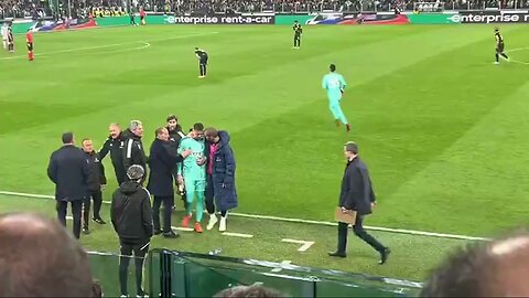 Juventus goalkeeper Wojciech Szczęsny leaves the field in tears after grabbing his chest