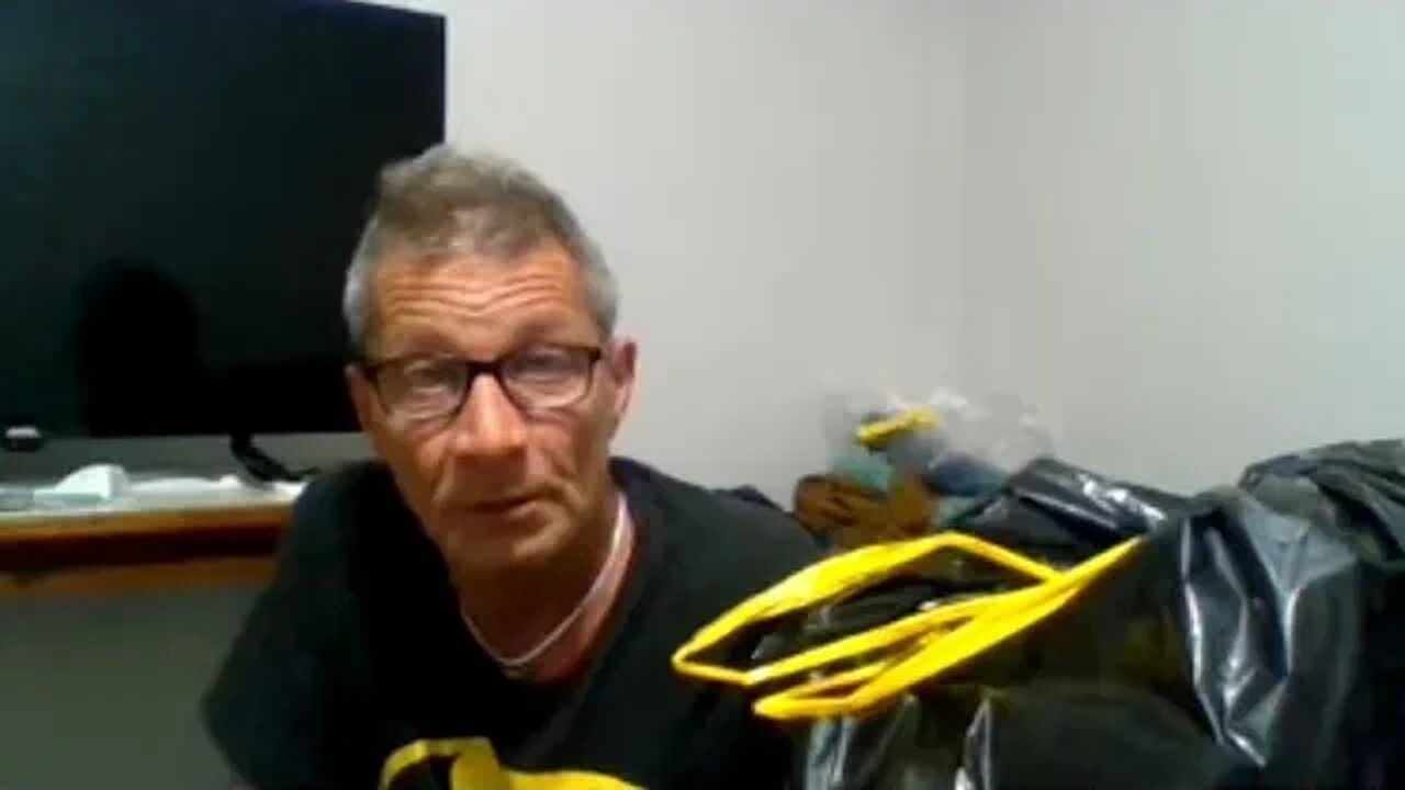 Tony Pizza Is On Vacation OPEN CHAT