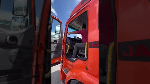 Unemployed truck driver surprised with his own semi truck!!! @MURPHSLIFE