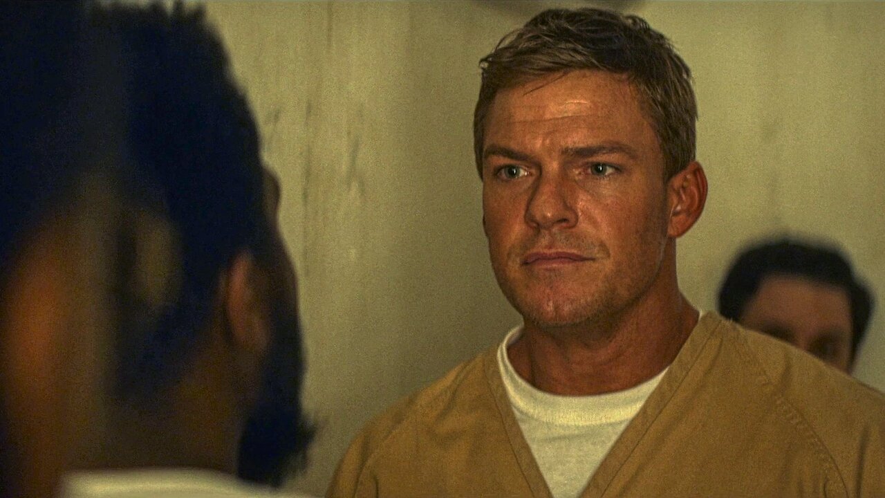 Reacher (TV series) | Prison Fight | Jack Reacher saves Paul Hubble