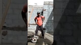 OLHA COMO ELE CHEGOU PARA TRABALHAR VOCE NAO VAI ACREDITAR #memes #viralizou #shorts #shorts