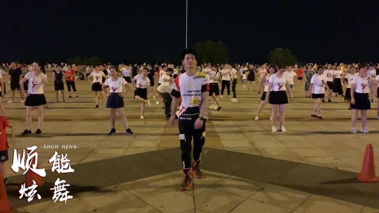 2019年最熱舞曲《靈靈》動作簡單俏皮可愛，適合中老年人的舞蹈【順能炫舞團】