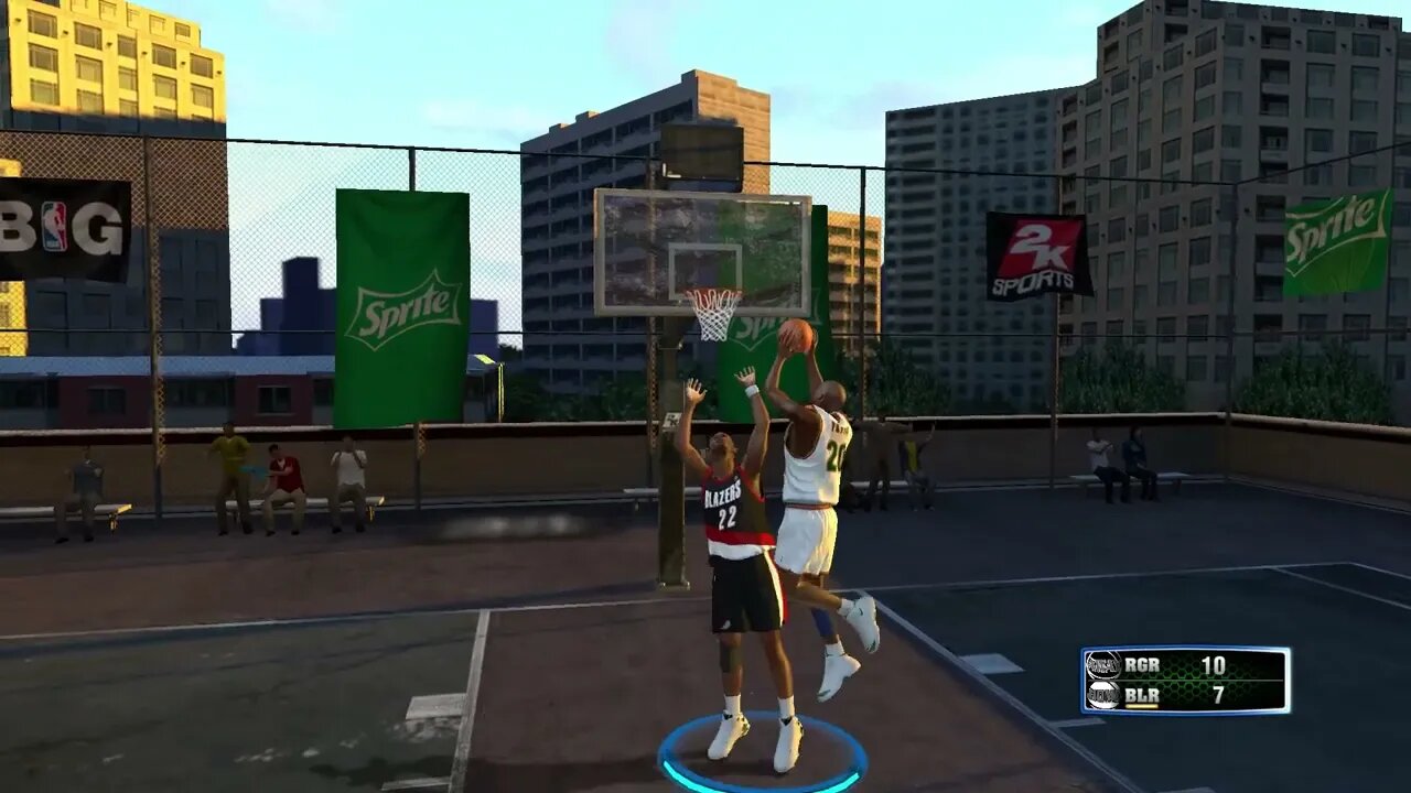 One on One: Clyde "The Glide" Drexler vs "The Glove" - Gary Payton