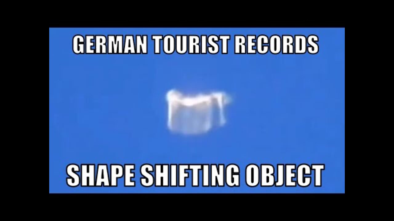 UFO sighting: German tourist on a plane records shape shifting object - [07/29/2021]
