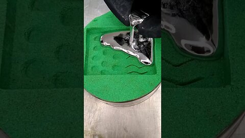 DIY Metal Casting using Kinetic Sand #shorts