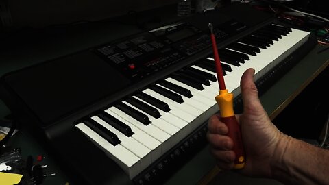 EEVblog #1108 - Casio CT-X700 Keyboard Teardown