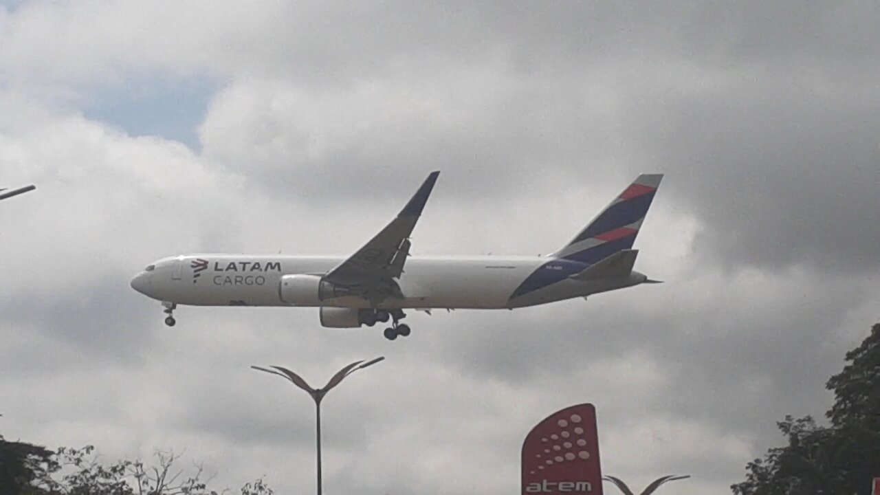 Boeing 767-300ER PR-ABD near to land in Manaus coming from Guarulhos