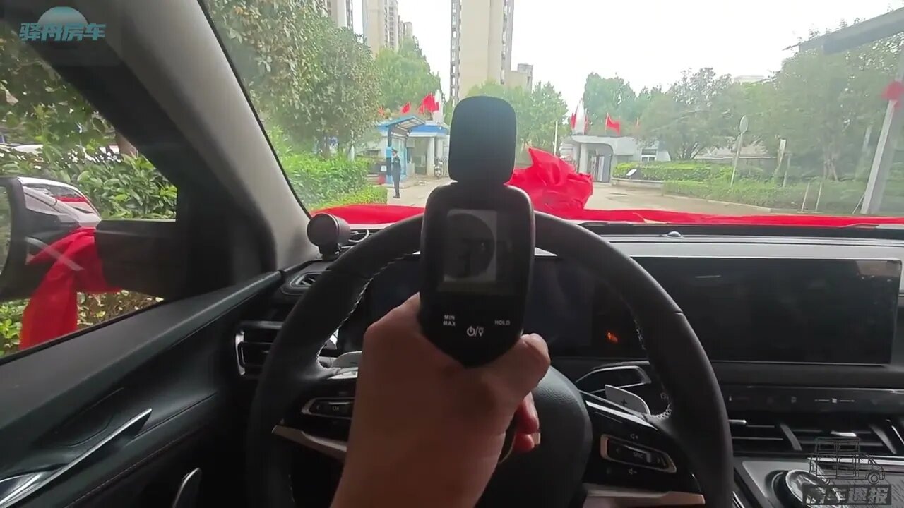 四驱硬升顶房车隔音究竟如何?分贝计专业测试,全车发泡隔音超棒@868rvexpress7
