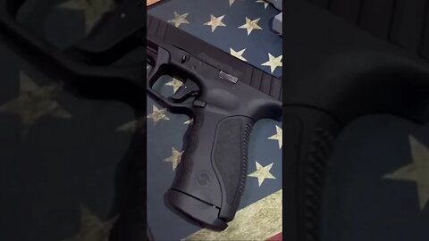 Stoeger STR-9 = Glock 19 Gen3??? Comenta aí!