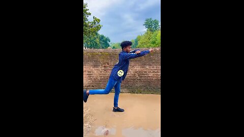 ऐ भी कोई dance करने की जगह हैं 😂😂#comedy #realfools #surajroxfunnyvibeo #vikram #song #dance #girl
