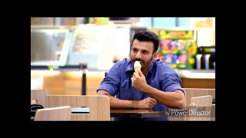 funny video !!!! BLIND MAN EATING ICECREAM ....ITS PRANK