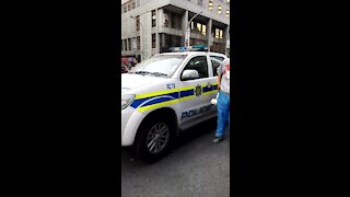 UPDATE 2 - Police search for two robbery suspects after 'hostage' situation in CTown CBD (Kdg)