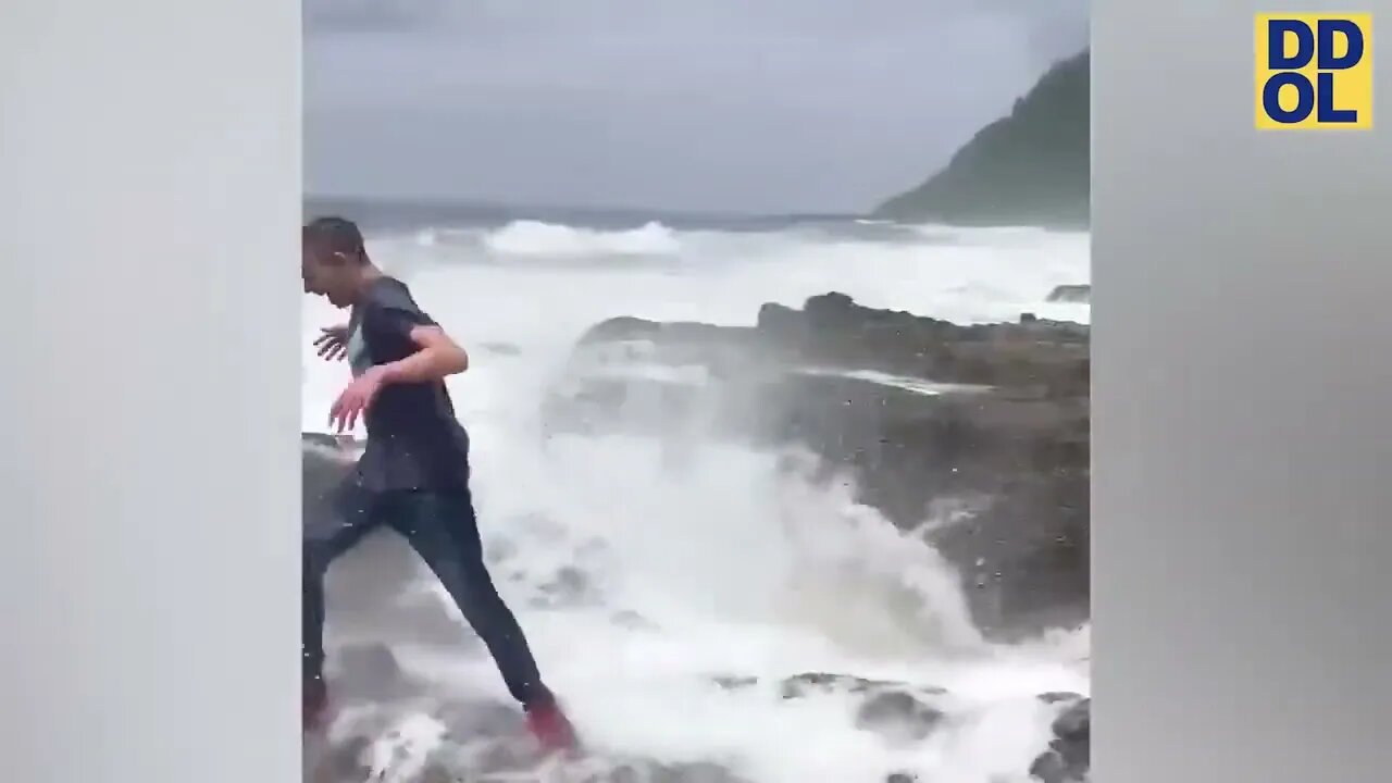 TRY NOT TO LAUGH WATCHING FUNNY FAILS VIDEOS