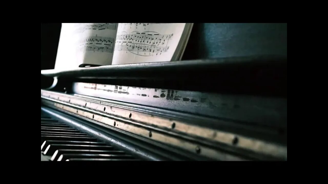 BCH Cafe: Relaxing Monday Morning Piano. Get your week started right.