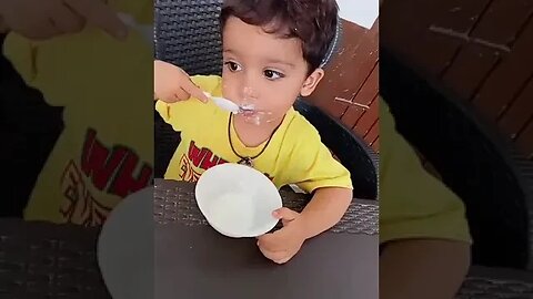 Arham dhai kha Raha...