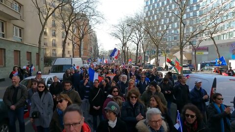 Manifestation contre le pass vaccinal place de Barcelone à Paris le 19/03/2022 - Vidéo 2