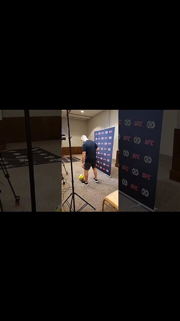 imagine this is how you get hurt & your retirement fight cancelled #ufc283