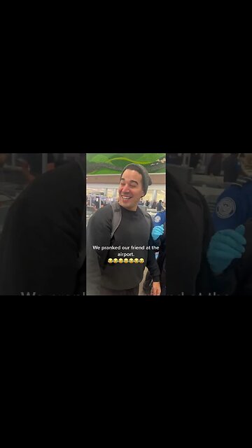 Airport prank 🍆