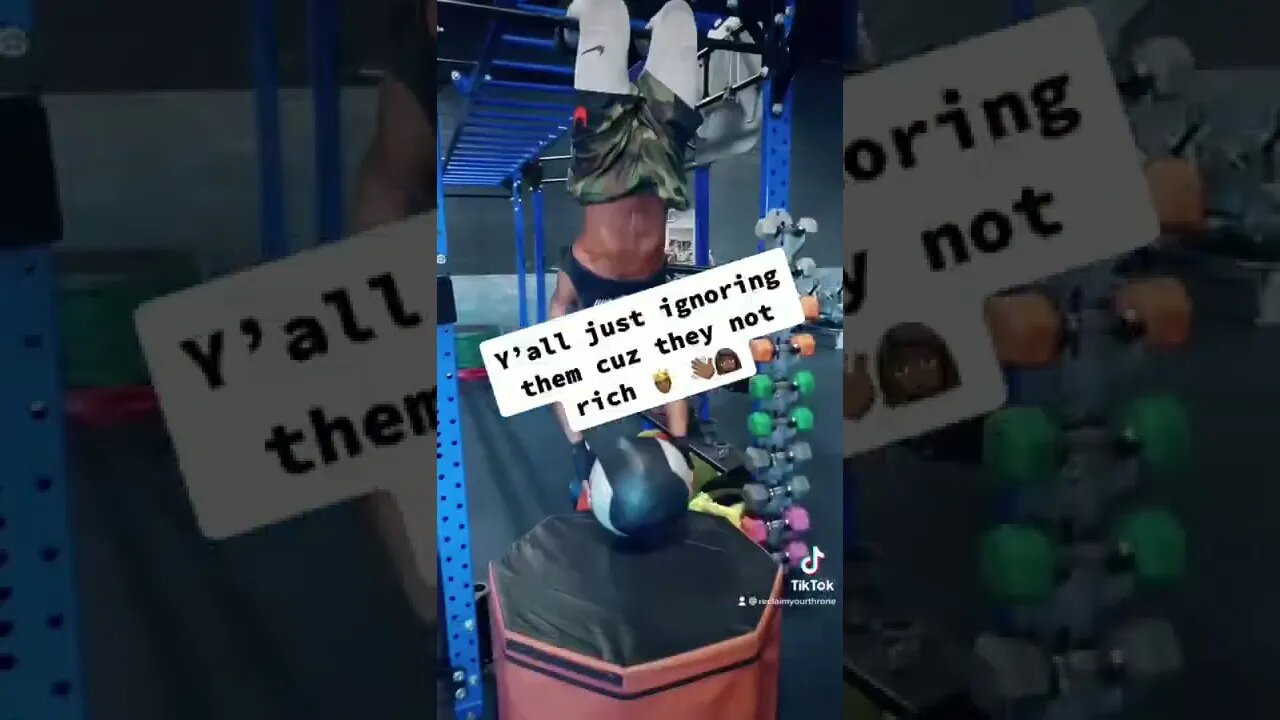 Do women really want a Russell Wilson? 👑