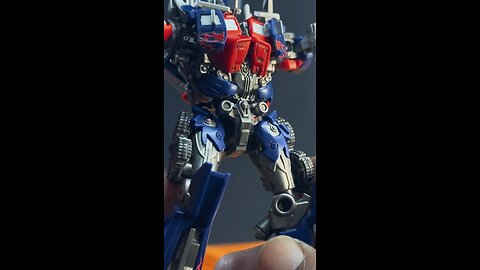 Buluke Optimus Prime BayVerse