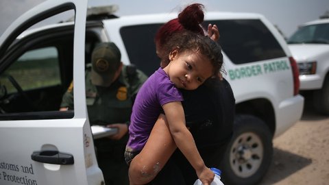 Democratic Senators Unveil New Family Reunification Bill