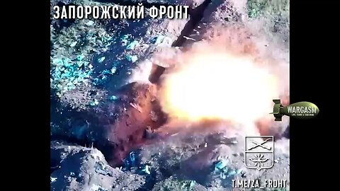 Russian LUN-7 FPV kamikaze drones swarm a trench complex