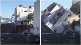 Hus kollapsar helt på några sekunder