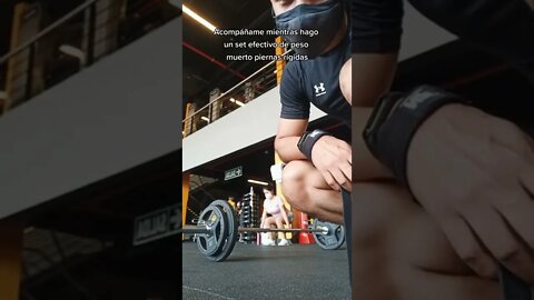 Peso Muerto Piernas Rígidas: Acompáñame a Hacer un Set Efectivo (Entrenamiento Comentado) 🔥
