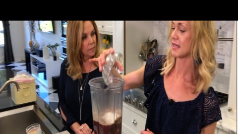 Stress-reducing, brain fog busting shake helps women and men
