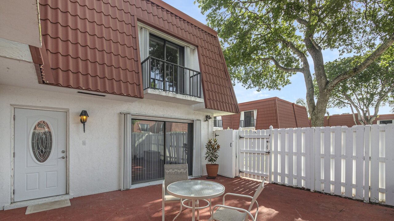 1422 Oxford Lane #15D 4K Video