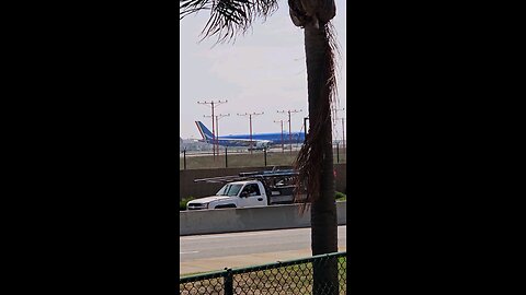 There's your flight ✈️🛫