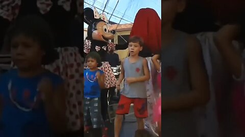 ALEGRIA DAS CRIANÇAS COM FOFÃO, FOFONA, O MÁSKARA E MINNIE MOUSE DA CARRETA FURACÃO, LIKE