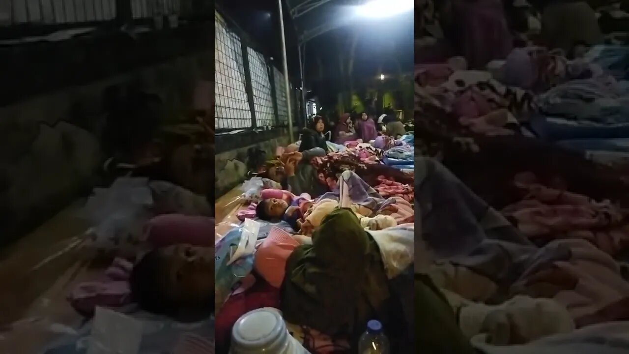 musibah gempa Gbo cipanas cianjur di karenakan masih ada sussulan malam ini kita ngungsi😭