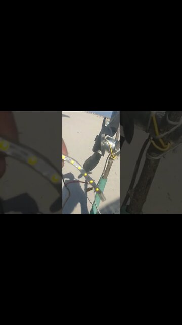 Watch Bright LED Lights in a Sunny Day Powered By The Wind