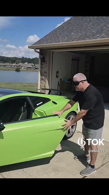 GUESSING WHICH CAR BY THE SOUND🛻🎵🏎️🔊THEY MAKE CLOSING THE DOOR🚘💫