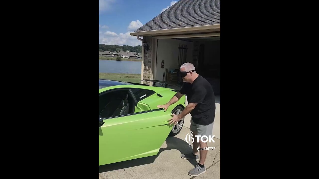 GUESSING WHICH CAR BY THE SOUND🛻🎵🏎️🔊THEY MAKE CLOSING THE DOOR🚘💫